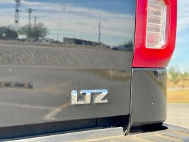 2017 CHEVROLET SILVERADO 1500 CREW CAB PICKUP V8, ECOTEC3, 5.3 LITER LTZ PICKUP 4D 5 3/4 FT