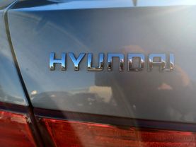 2009 HYUNDAI SONATA SEDAN 4-CYL, 2.4 LITER GLS SEDAN 4D