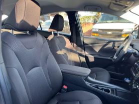 2020 TOYOTA PRIUS HATCHBACK 4-CYL, HYBRID, 1.8 LITER XLE HATCHBACK 4D
