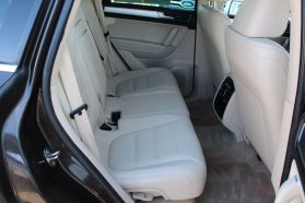 2016 Volkswagen Touareg - Image 8