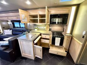 Used 2015 NEWMAR CANYON STAR - - 3914 - LA Auto Star located in Virginia Beach, VA