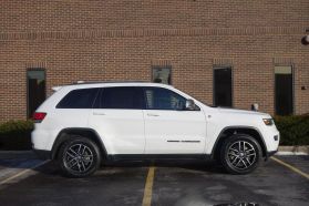 2017 JEEP GRAND CHEROKEE SUV V8, VVT, 5.7 LITER TRAILHAWK SPORT UTILITY 4D