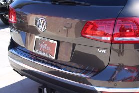 2016 Volkswagen Touareg - Image 14
