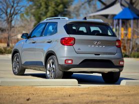 2021 HYUNDAI VENUE SUV 4-CYL, 1.6 LITER SEL SPORT UTILITY 4D