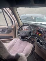 2015 FREIGHTLINER CASCADIA - 15.6L ENGINE 600 HP CA125SLP SLEEPER