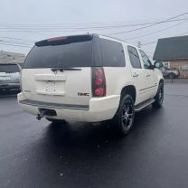 2014 GMC YUKON SUV V8, FLEX FUEL, 6.2 LITER DENALI SPORT UTILITY 4D