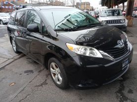 2012 TOYOTA SIENNA