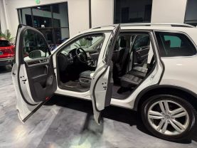 2013 VOLKSWAGEN TOUAREG SUV V6, TURBO DIESEL, 3.0 LITER TDI EXECUTIVE SPORT UTILITY 4D