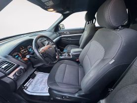 2017 Ford Explorer Xlt Sport Utility 4d - Image 9