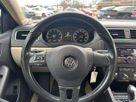 Used 2012 VOLKSWAGEN JETTA SEDAN 5-CYL, 2.5 LITER 2.5L SE SEDAN 4D - LA Auto Star located in Virginia Beach, VA