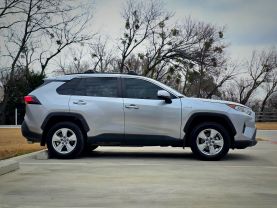 2021 TOYOTA RAV4 HYBRID SUV 4-CYL, HYBRID, 2.5 LITER XLE SPORT UTILITY 4D