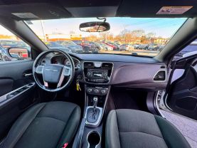 2011 CHRYSLER 200