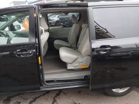 2012 TOYOTA SIENNA