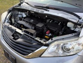 2011 TOYOTA SIENNA VAN V6, 3.5 LITER LE MINIVAN 4D