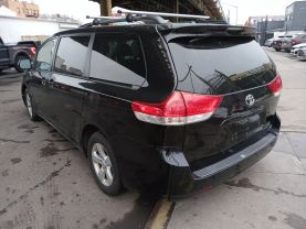 2012 TOYOTA SIENNA