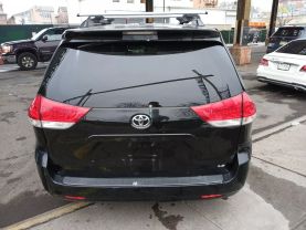 2012 TOYOTA SIENNA