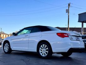 2011 CHRYSLER 200