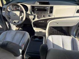 2011 TOYOTA SIENNA VAN V6, 3.5 LITER LE MINIVAN 4D