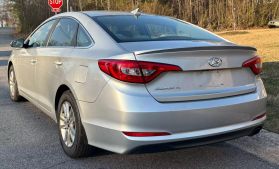 2016 Hyundai Sonata - Image 8
