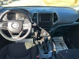 2019 Jeep Cherokee - Image 9