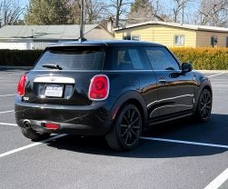 2015 MINI HARDTOP 2 DOOR HATCHBACK MIDNIGHT BLACK METALLIC AUTOMATIC - Capital City Auto