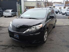 2012 TOYOTA SIENNA