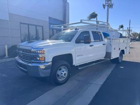 2017 Chevrolet Silverado 3500 Hd Crew Cab & Chassis - Image 2