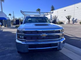 2017 Chevrolet Silverado 3500 Hd Crew Cab & Chassis - Image 11