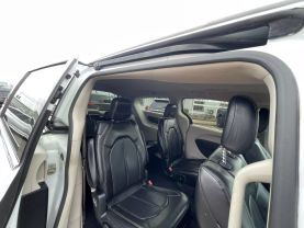 2020 CHRYSLER VOYAGER