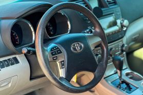 2011 TOYOTA HIGHLANDER SUV - AUTOMATIC - Gentle Carmen Auto