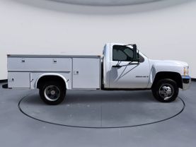 2009 CHEVROLET SILVERADO 3500 HD REGULAR CAB & CHASSIS CAB CHASSIS V8, 6.0 LITER 137" W.B. 2D