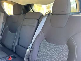 2019 Jeep Cherokee - Image 11