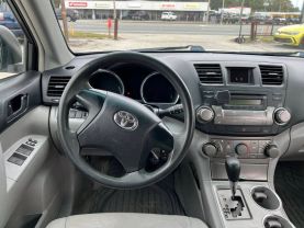 2010 TOYOTA HIGHLANDER SUV 4-CYL, 2.7 LITER SPORT UTILITY 4D
