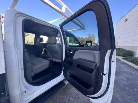 2017 Chevrolet Silverado 3500 Hd Crew Cab & Chassis - Image 30