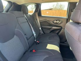 2019 Jeep Cherokee - Image 6