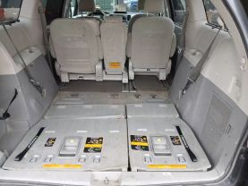 2012 TOYOTA SIENNA