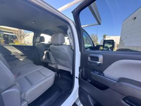 2017 Chevrolet Silverado 3500 Hd Crew Cab & Chassis - Image 32