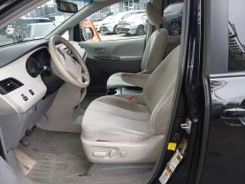2012 TOYOTA SIENNA