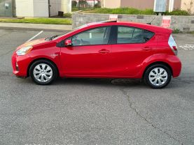 2013 TOYOTA PRIUS C HATCHBACK 4-CYL, HYBRID, 1.5 LITER THREE HATCHBACK 4D