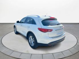 2015 INFINITI QX70