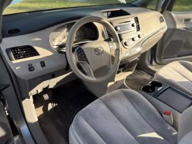 2011 TOYOTA SIENNA VAN V6, 3.5 LITER LE MINIVAN 4D