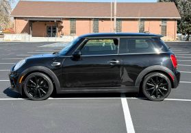 2015 MINI HARDTOP 2 DOOR HATCHBACK MIDNIGHT BLACK METALLIC AUTOMATIC - Capital City Auto