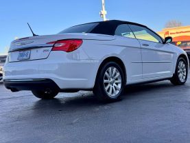 2011 CHRYSLER 200
