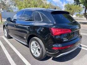 2018 AUDI Q5 SUV 4-CYL, TURBO, 2.0 LITER PREMIUM W/TECHNOLOGY VALUE PKG SPORT UTILITY 4D