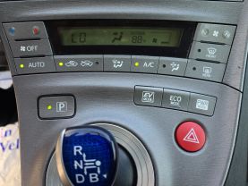 2015 TOYOTA PRIUS HATCHBACK 4-CYL, HYBRID, 1.8 LITER FOUR HATCHBACK 4D