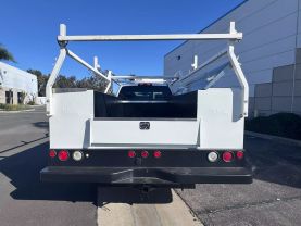 2017 Chevrolet Silverado 3500 Hd Crew Cab & Chassis - Image 22