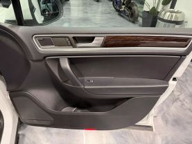2013 VOLKSWAGEN TOUAREG SUV V6, TURBO DIESEL, 3.0 LITER TDI EXECUTIVE SPORT UTILITY 4D