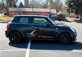 2015 MINI HARDTOP 2 DOOR HATCHBACK MIDNIGHT BLACK METALLIC AUTOMATIC - Capital City Auto