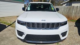2024 Jeep Grand Cherokee - Image 2