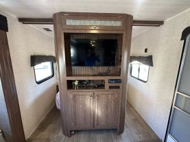 Used 2018 HEARTLAND PROWLER LYNX TRAVEL TRAILER - 30LX - LA Auto Star located in Virginia Beach, VA